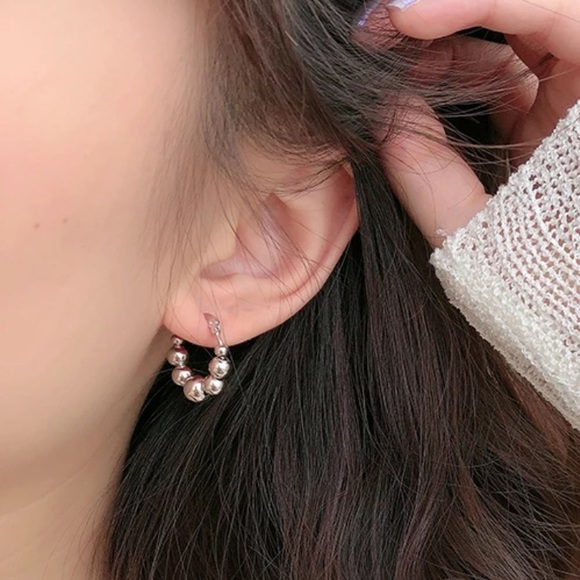 NEW 925 STERLING SILVER ROUND BEADS HOOP EARRINGS, NICE EARRINGS, CUTE EARRINGS - Picture 2 of 5